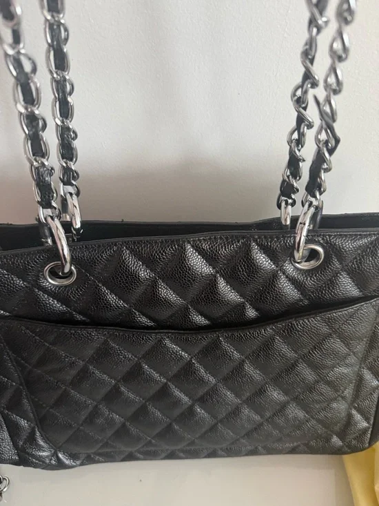 Black Quilted Leather Chain-Strap Shoulder Bag - Designer Style - Picture 3 of 3